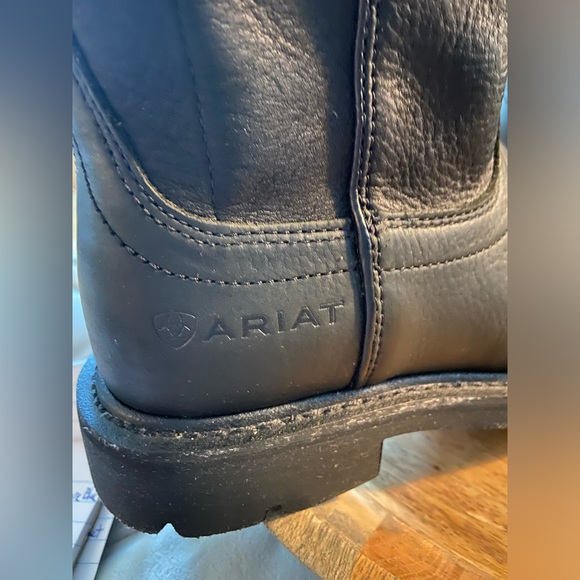 Men’s Ariat Work Boots Size 8D - Picture 2 of 5